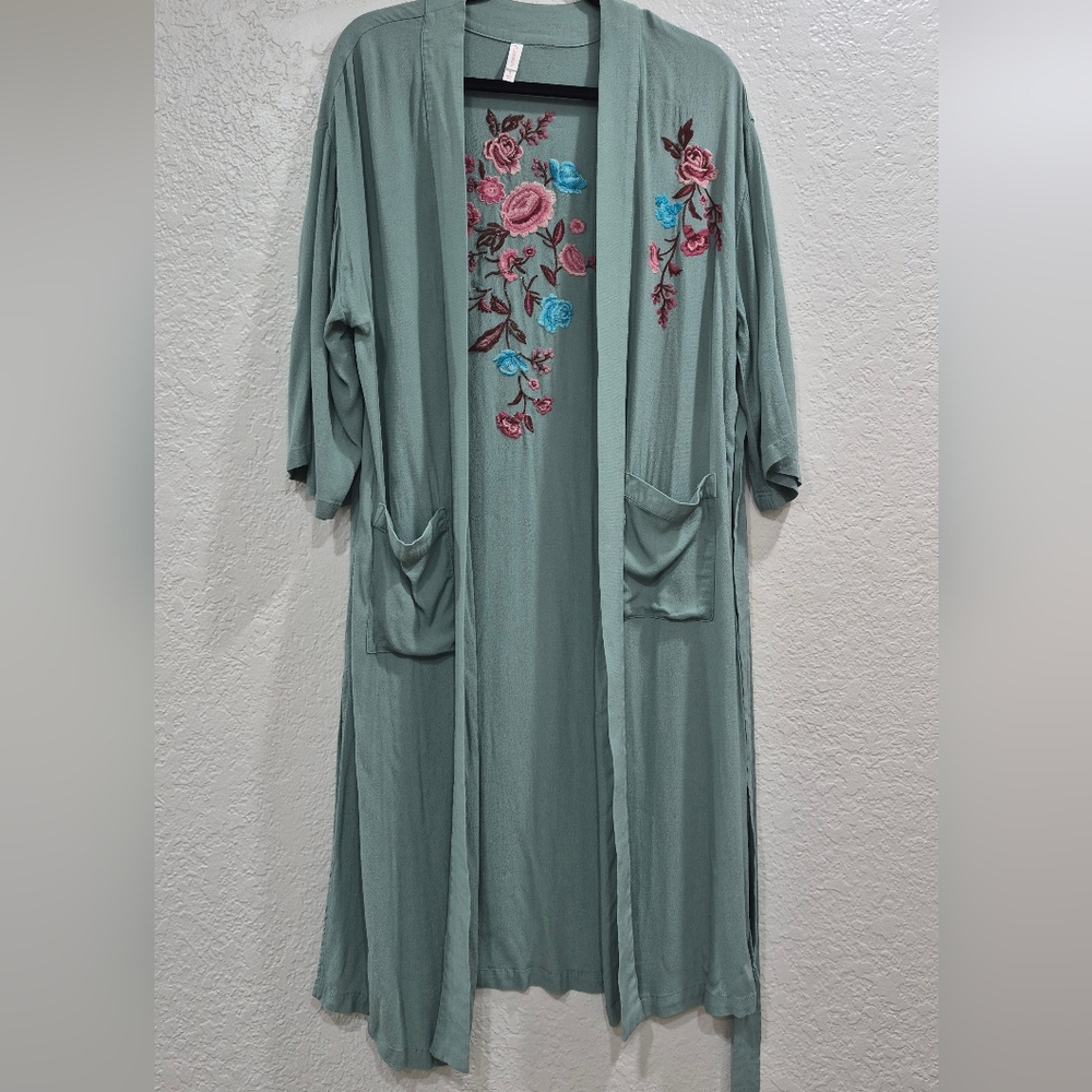 Sage Green Floral Embroidered 100% Rayon Belted Kimono Size S - Picture 8 of 8